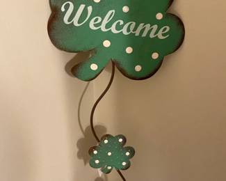 Shamrock Welcome Sign