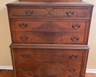 Antique Dresser W/ 5 Drawers