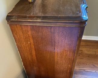 Antique Cabinet W/ 2 Doors