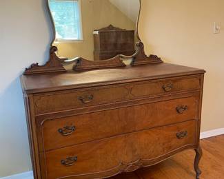 Antique Dresser W/ 3 Drawers & Mirror