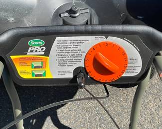 Scotts Pro EdgeGuard Spreader