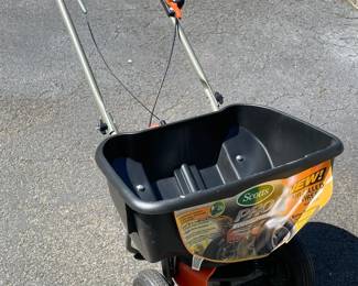Scotts Pro EdgeGuard Spreader
