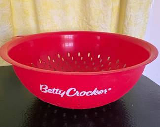 Betty Crocker Red Plastic Colander