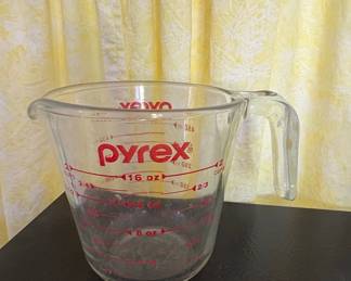 Pyrex 16 oz Measuring Cup