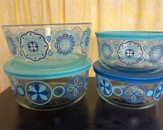 Pyrex "Mandarin" Pattern Mixing Bowls with Lids