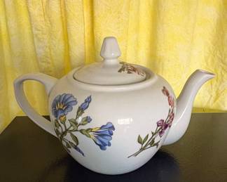 Cordon Bleu "Morning Glory" Teapot
