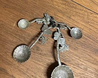 Ganz Floral and Butterfly Design Measuring Spoons Set