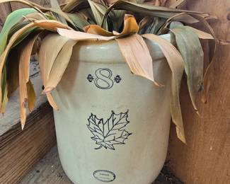 8 Gallon Western Stoneware Crock