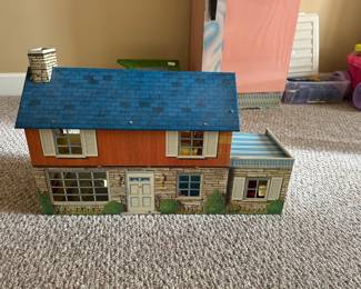 Vintage Tin dollhouse with