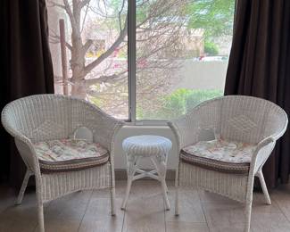 3-piece Wicker Chairs w Side Table 