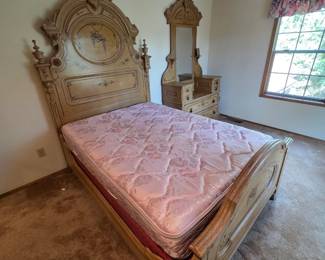 Head Board - Foot Board - Located in Bellevue for Pick-UP - Self Load - $144.99