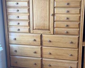 Chest of drawers, nice and large 