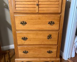 	#42	Flanders Chest of Drawers 30x44x17	 $65.00 				