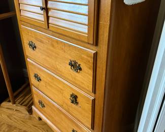 	#42	Flanders Chest of Drawers 30x44x17	 $65.00 				