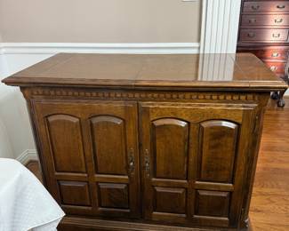 	#15	Server 42x21x33	 $100.00 				