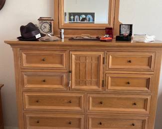 Thomasville Bedroom Suite