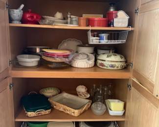 Kitchen items, storage and tupperware.