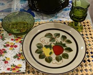 Sold as a Set only: Includes 4 plates, 4 bowls, 4 napkins, 4 goblets, 4 placemats.