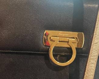 LADIES FERRAGAMO PURSE MINT 