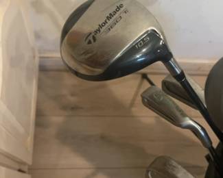 Complete Golf Club Set with Black Stand Bag and Accessories