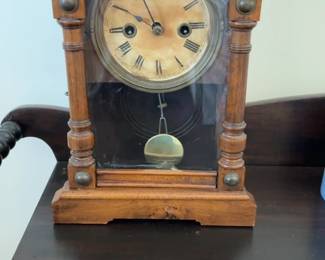 Vintage Walnut Wood Pendulum Mantel Clock