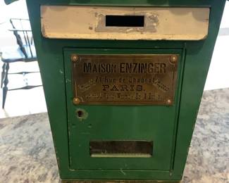 Vintage 1940’s Maison Enzinger Paris Green Metal Mailbox