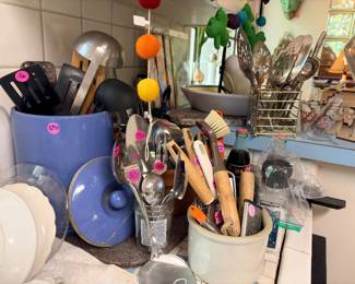 We just kept out the more important things that people always use. I needed to use every spot in the kitchen for good stuff...