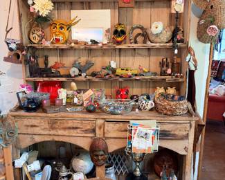 A really great primitive cupboard with all sorts of goodies here…