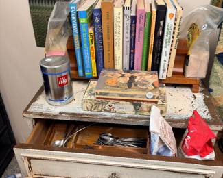 Back in the kitchen and the next few pictures are just odds and ends. Usually, I throw all this stuff in the garage but whatever :-)