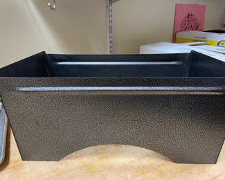 Sterno Windguard Chafer, perfect for outdoor catering. Keeps wind out!