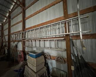 Aluminum extension ladders