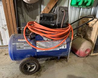 Air compressor 