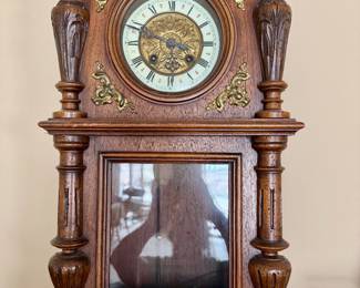 Antique mantle clock