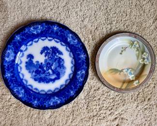 Flow blue plate