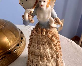 Porcelain figurine 