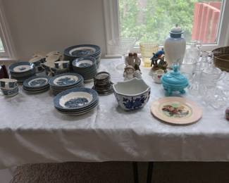decor  and  dishes