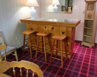 vintage notty pine bar and 3 stools
