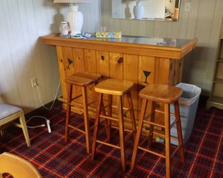 bar  with  stools 