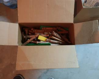 box of lincoln logs