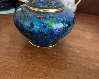 Cloisonné lidded jar