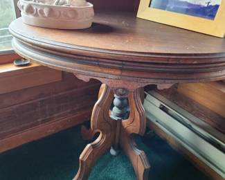 Antique Victorian Rnaissance Revival Parlor Table. 