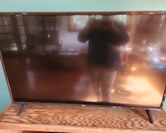 LG Flat Screen TV - 43"