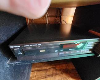 Vintage Quasar CD8111H Compact Disk Player. 