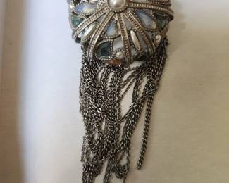 Vintage Beautiful Pin. 