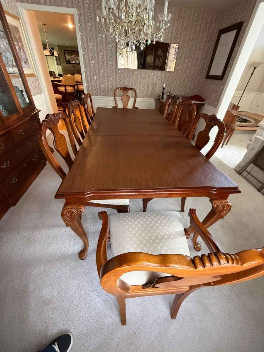 Thomasville dining table set