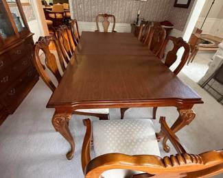 Thomasville dining table set