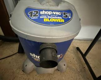 Shop-Vac with detachable blower