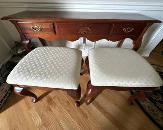 Thomasville entryway table and stools