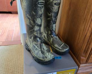 Men's Lacrosse Alphaburly Sport Neoprene Realtree Boots (Like New In Box!)