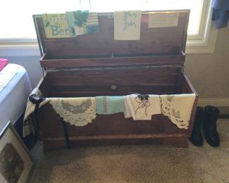 Lane cedar chest